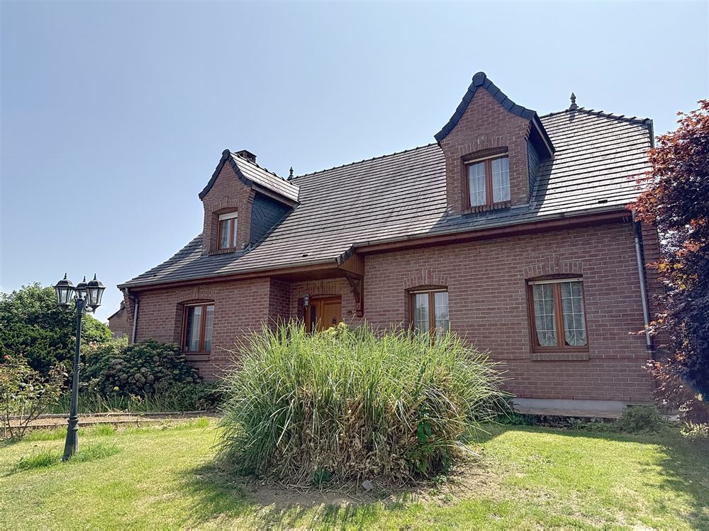 SUPERBE VILLA 4 CHAMBRES - JARDIN - QUARTIER CALME 