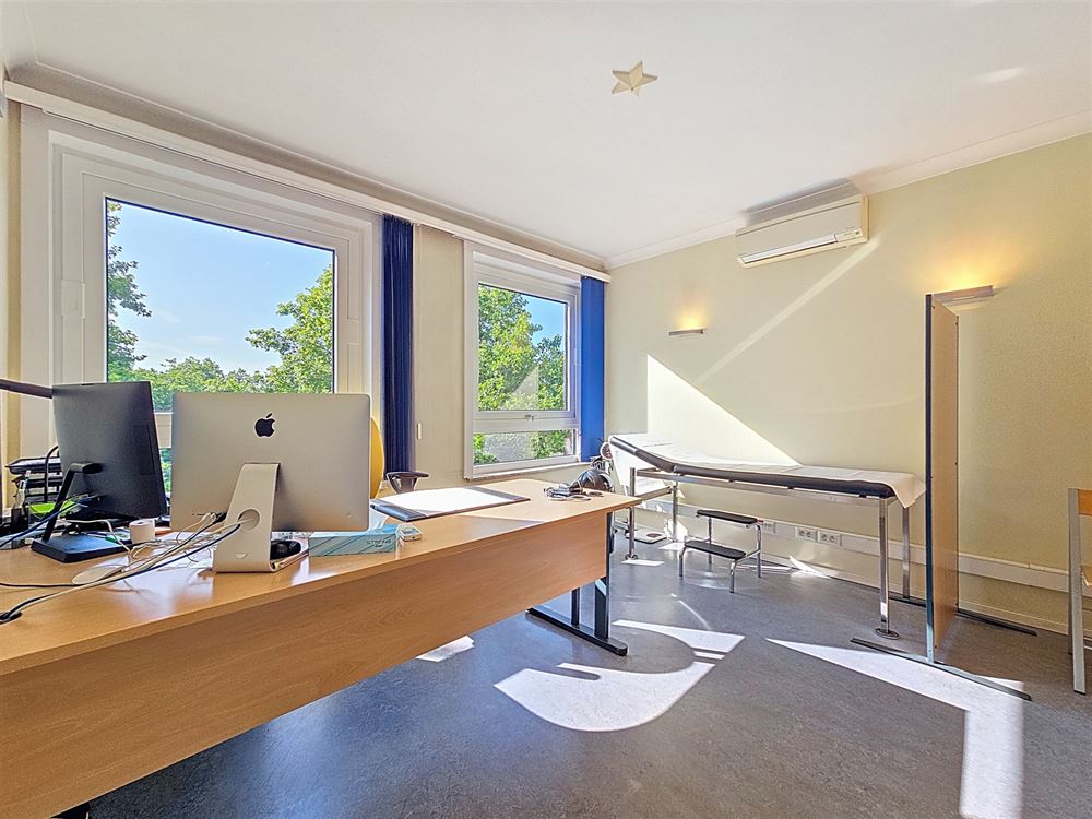 MAGNIFIQUE APPARTEMENT- 4 CHAMBRES - GARAGE
