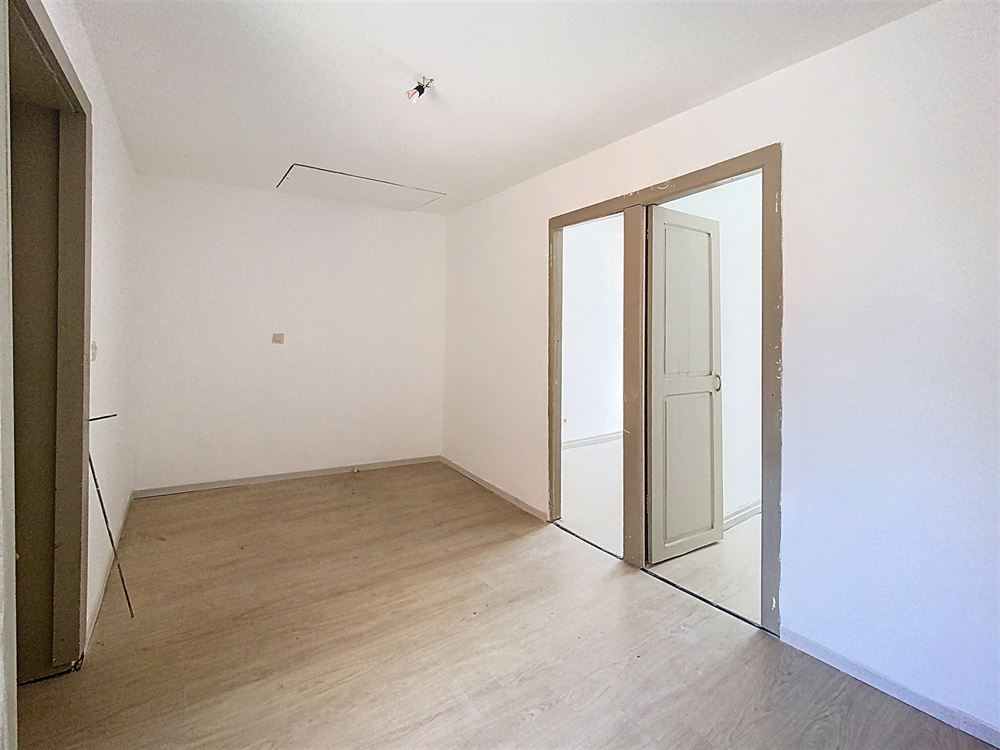 MAISON 2 CHAMBRES ET COUR