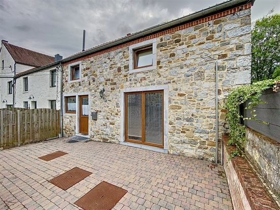  MAISON EN PIERRES DU PAYS AVEC COUR