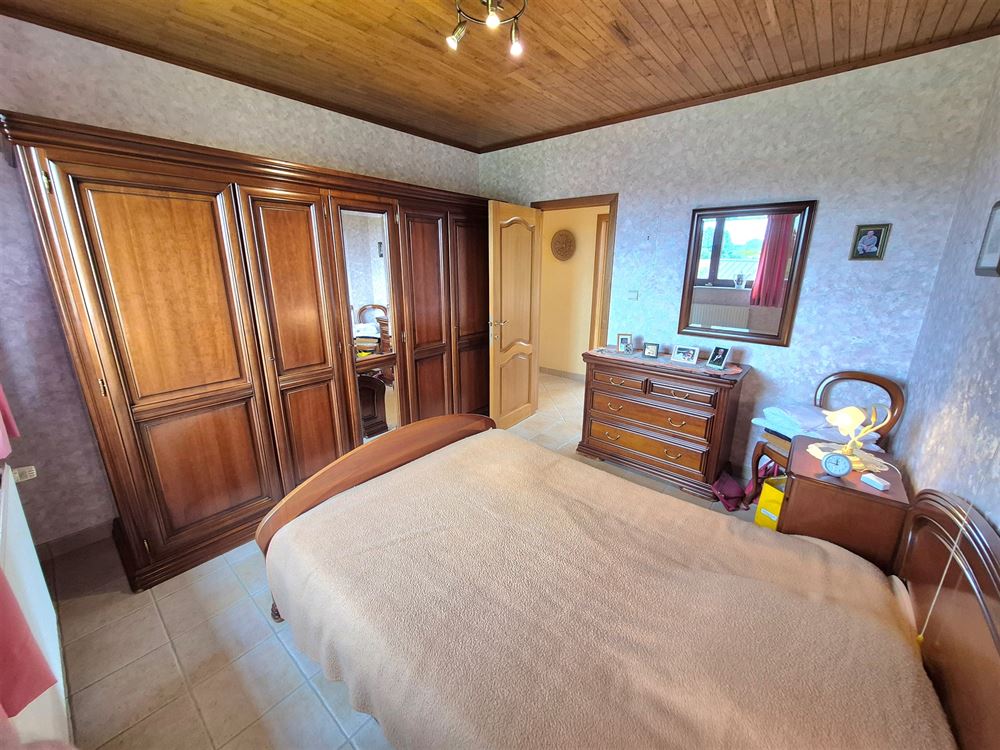 SUPERBE VILLA 4 CHAMBRES SUR + - 10 ARES
