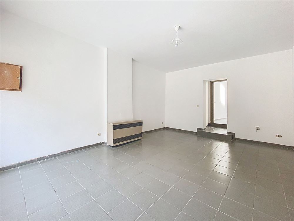 MAISON 2 CHAMBRES ET COUR