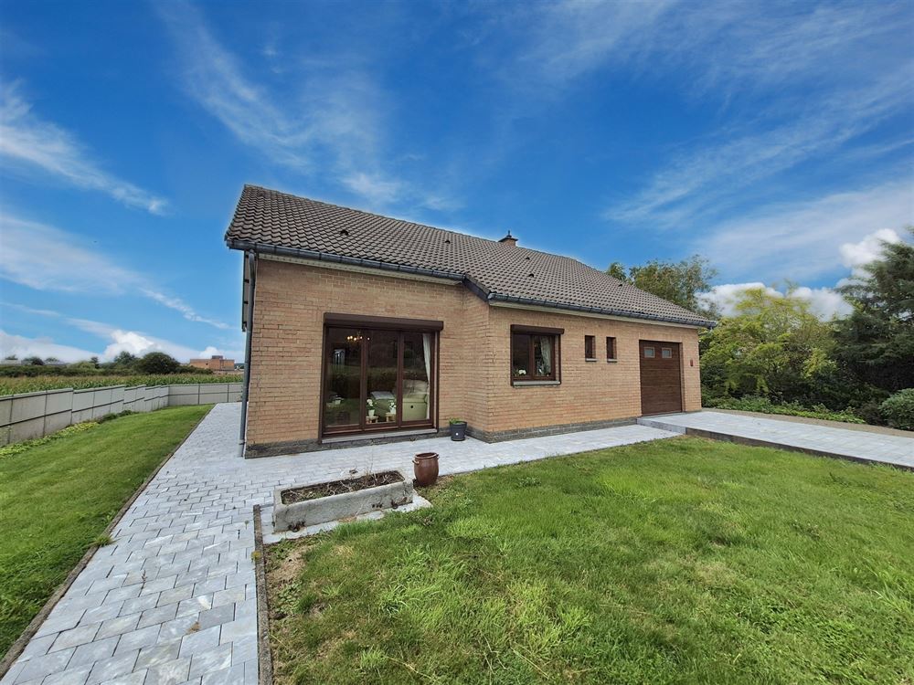 SUPERBE VILLA 4 CHAMBRES SUR + - 10 ARES