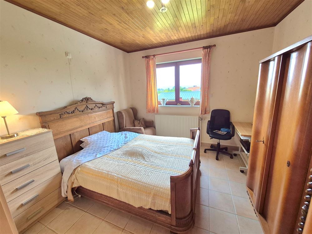 SUPERBE VILLA 4 CHAMBRES SUR + - 10 ARES