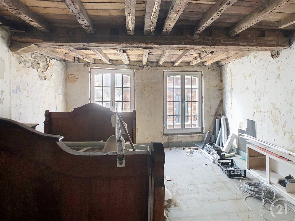 Maison à usage commercial  à rénover