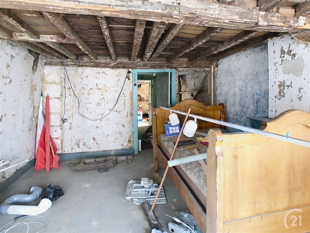 Maison à usage commercial  à rénover