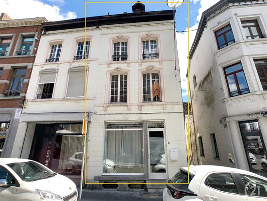 Maison à usage commercial  à rénover