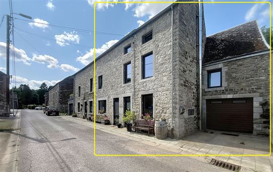 Maison 3 façades rénovée offrant 5 chambres