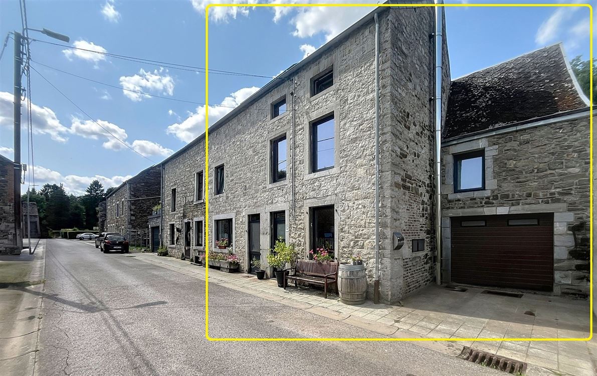 Maison 3 façades rénovée offrant 5 chambres