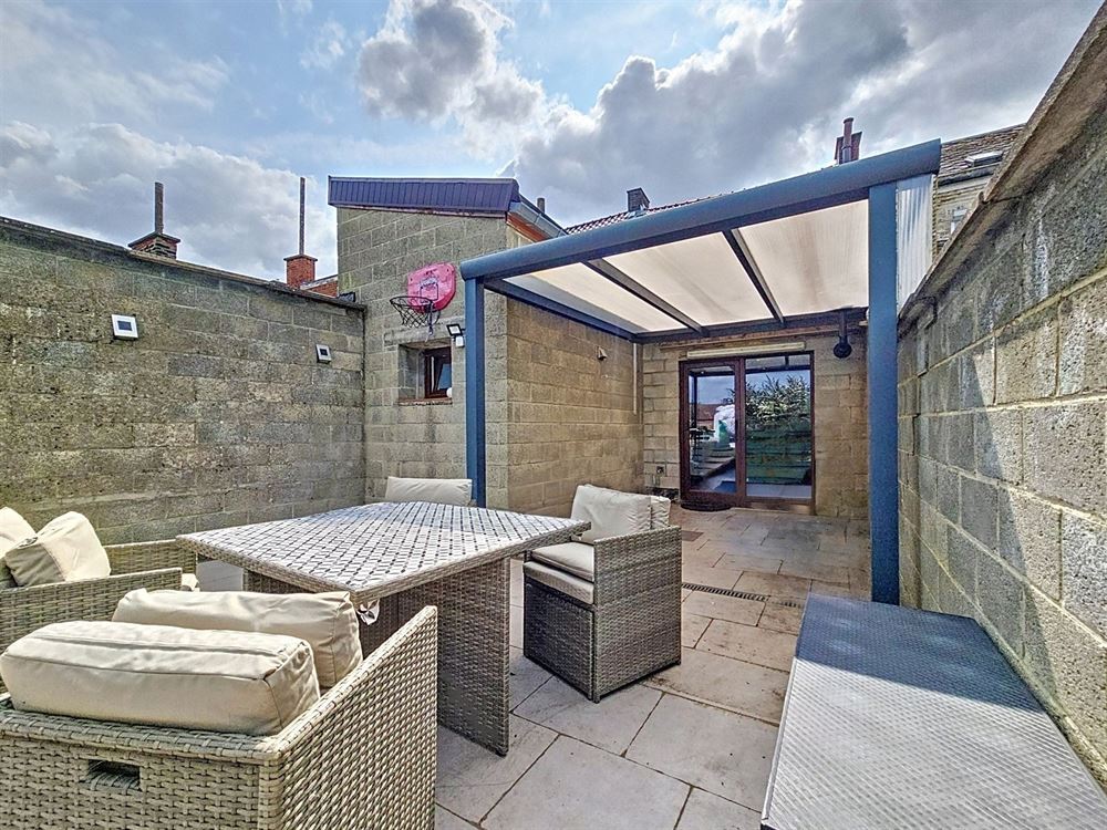 MAISON RENOVEE - JARDIN - PISCINE - 3 CHAMBRES