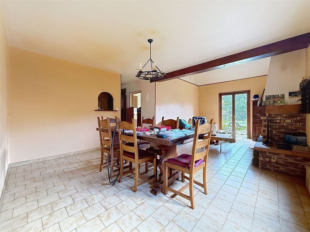 SUPERBE VILLA 5 CHAMBRES AVEC ENTREPÔTS - TERRAIN 42,14 ARES