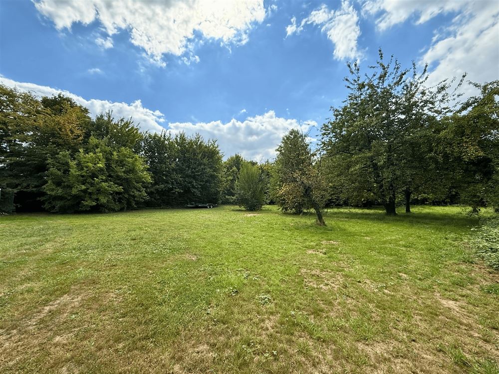 SUPERBE VILLA 5 CHAMBRES AVEC ENTREPÔTS - TERRAIN 42,14 ARES