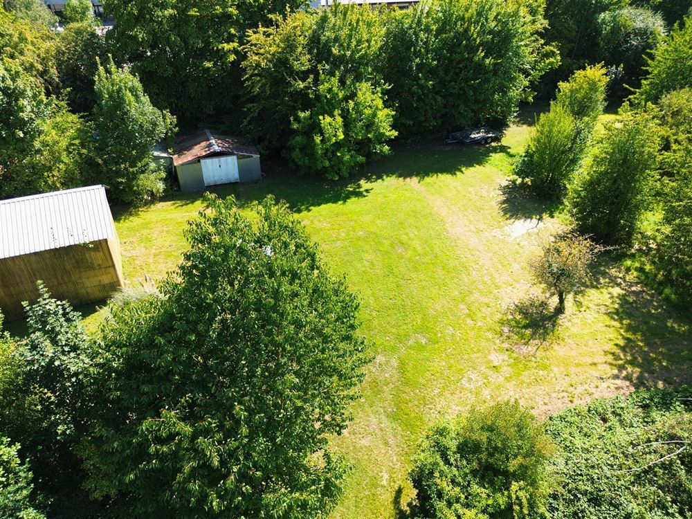 SUPERBE VILLA 5 CHAMBRES AVEC ENTREPÔTS - TERRAIN 42,14 ARES