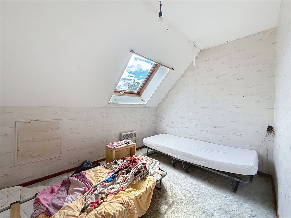 SUPERBE VILLA 5 CHAMBRES AVEC ENTREPÔTS - TERRAIN 42,14 ARES
