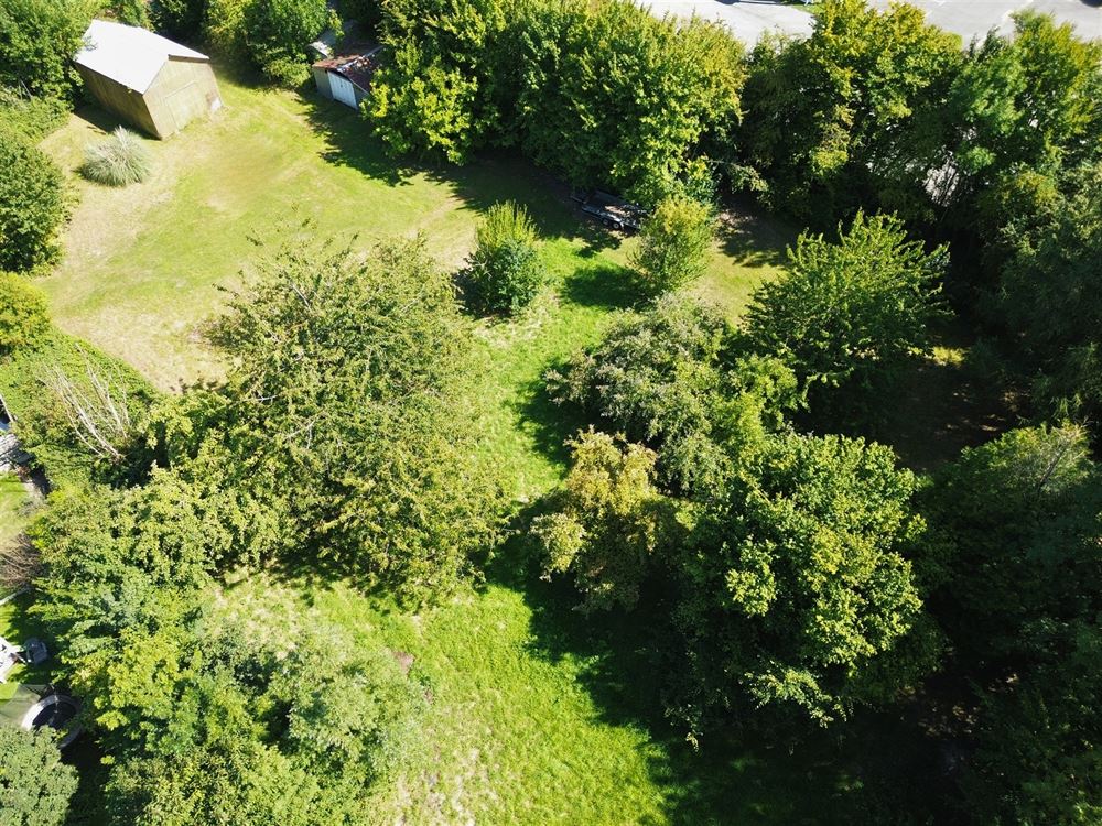 SUPERBE VILLA 5 CHAMBRES AVEC ENTREPÔTS - TERRAIN 42,14 ARES