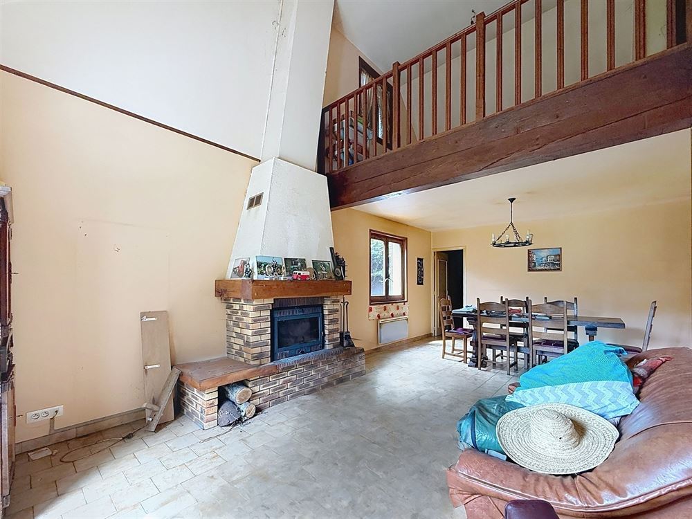SUPERBE VILLA 5 CHAMBRES AVEC ENTREPÔTS - TERRAIN 42,14 ARES