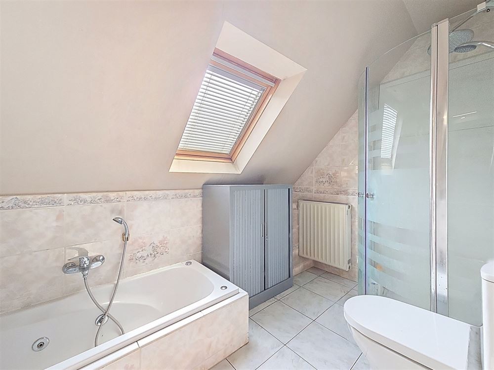 MAGNIFIQUE VILLA - GARAGE - JARDIN - PEB B