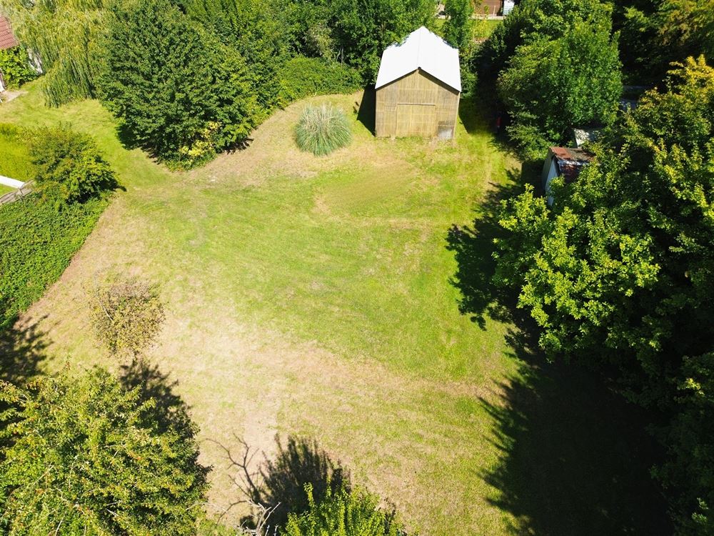 SUPERBE VILLA 5 CHAMBRES AVEC ENTREPÔTS - TERRAIN 42,14 ARES