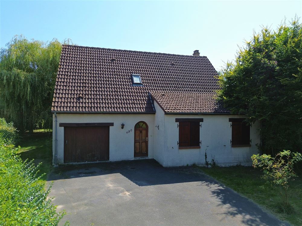 SUPERBE VILLA 5 CHAMBRES AVEC ENTREPÔTS - TERRAIN 42,14 ARES