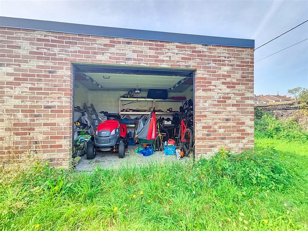 MAGNIFIQUE VILLA - GARAGE - JARDIN - PEB B