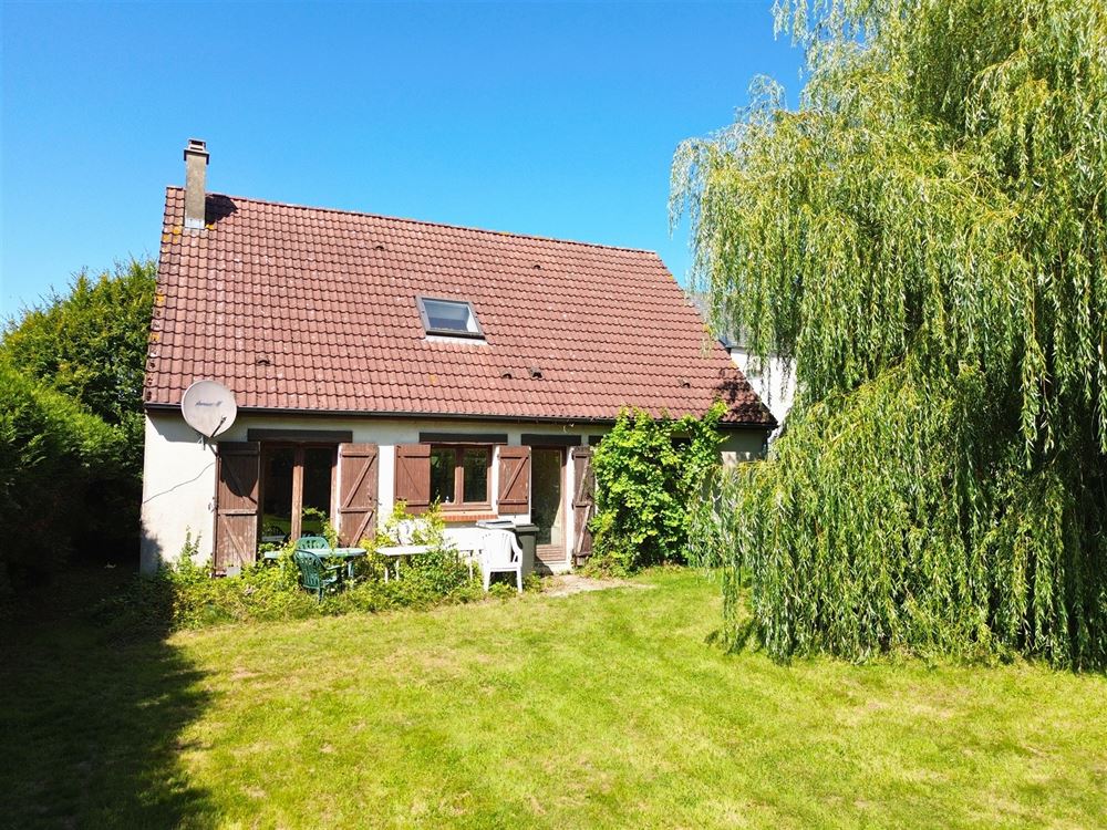 SUPERBE VILLA 5 CHAMBRES AVEC ENTREPÔTS - TERRAIN 42,14 ARES