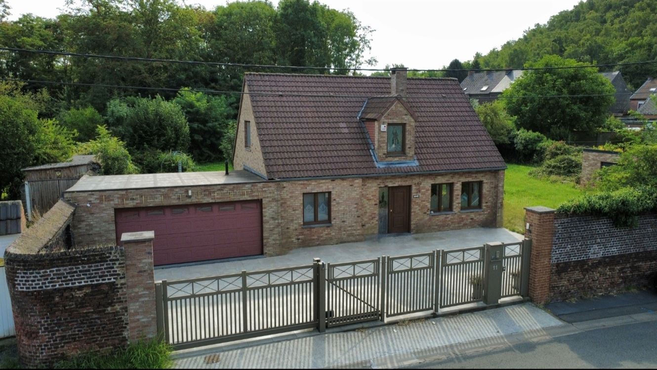 MAGNIFIQUE VILLA - GARAGE - JARDIN - PEB B