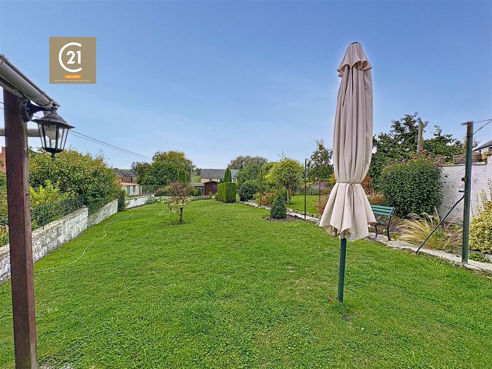 MAISON AVEC JARDIN À RÉNOVER