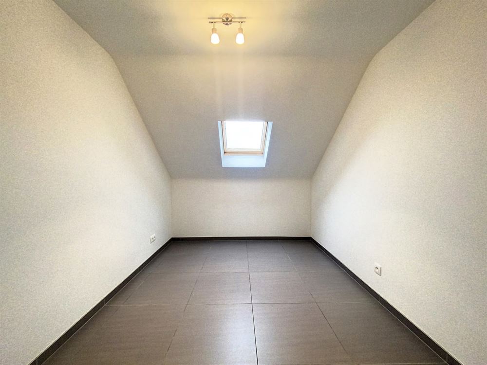 APPARTEMENT 3 CHAMBRES AVEC PARKING PRIVATIF 