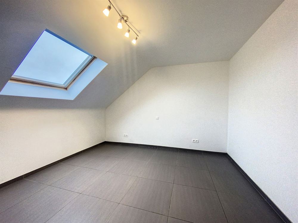 APPARTEMENT 3 CHAMBRES AVEC PARKING PRIVATIF 