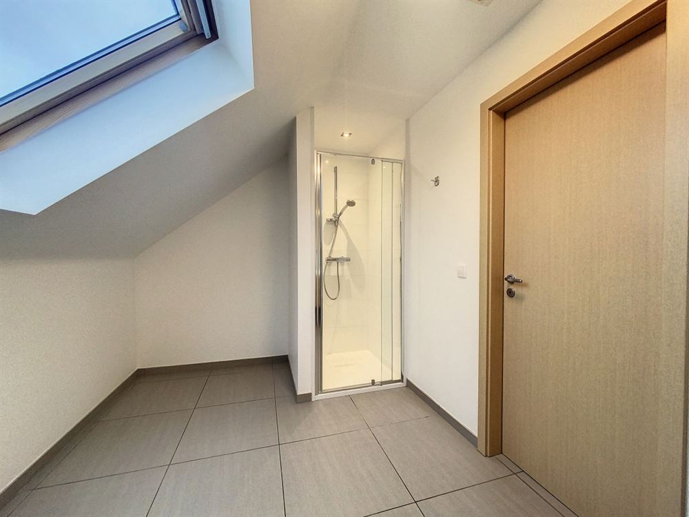 APPARTEMENT 3 CHAMBRES AVEC PARKING PRIVATIF 