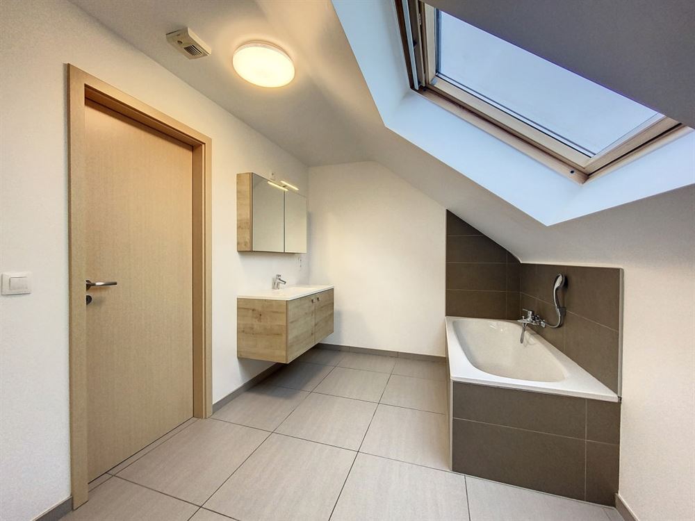 APPARTEMENT 3 CHAMBRES AVEC PARKING PRIVATIF 