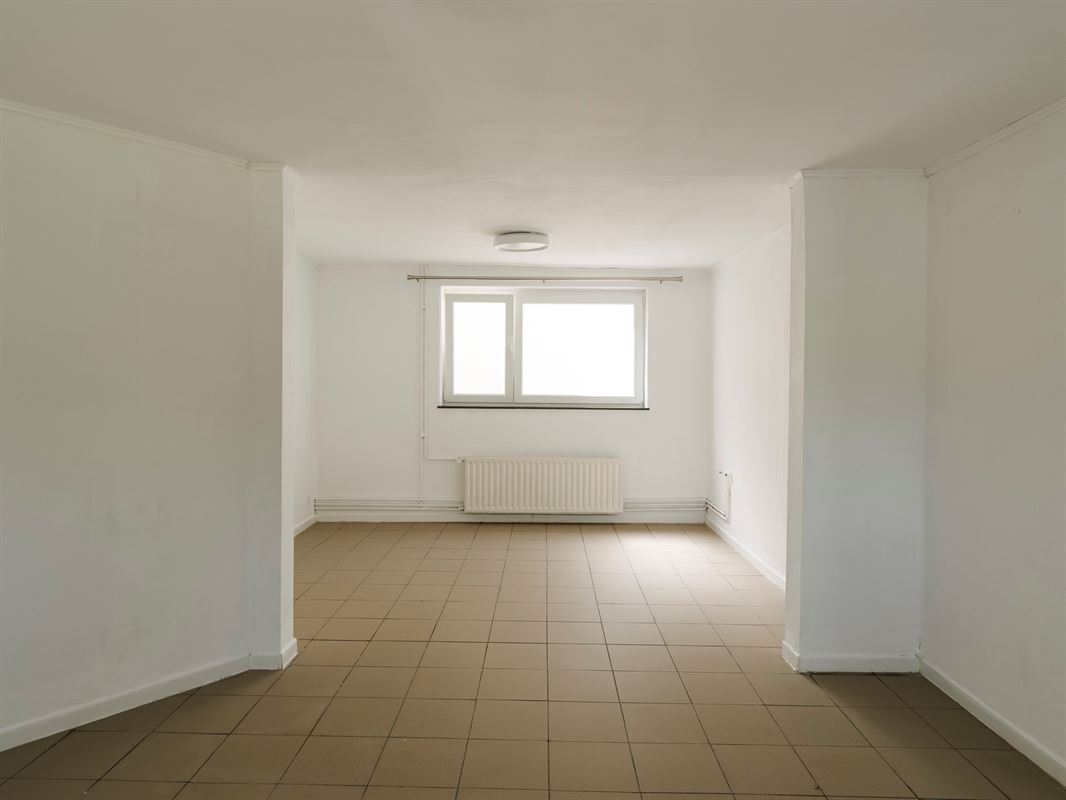 HLNR4AL-Whise-2.jpg