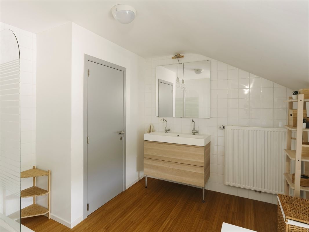 HLNEB63-Whise-8 - Copie.jpg