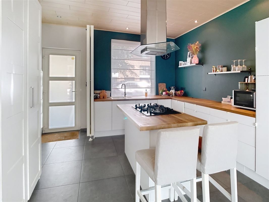 Instapklare woning met ruime lichte living, meerdere slaapkamers en tuin. Gerenoveerd in 2020 - gunstig EPC.