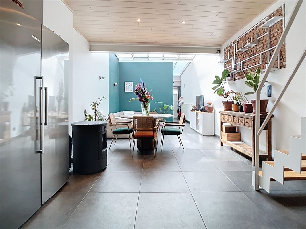 Instapklare woning met ruime lichte living, meerdere slaapkamers en tuin. Gerenoveerd in 2020 - gunstig EPC.