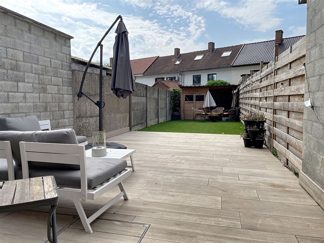 Instapklare woning met ruime lichte living, meerdere slaapkamers en tuin. Gerenoveerd in 2020 - gunstig EPC.