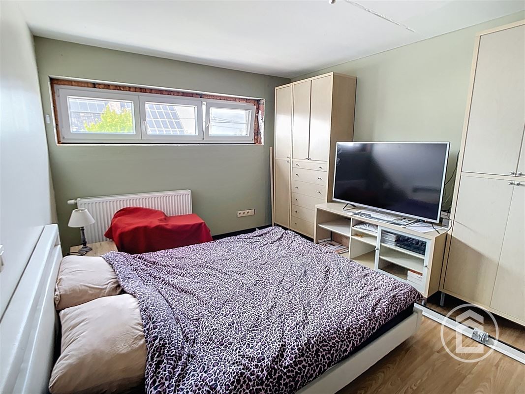Recente en energiezuinige woning met 3 slaapkamers en tuin op het Zuiden. Eigen parking voor twee wagens.