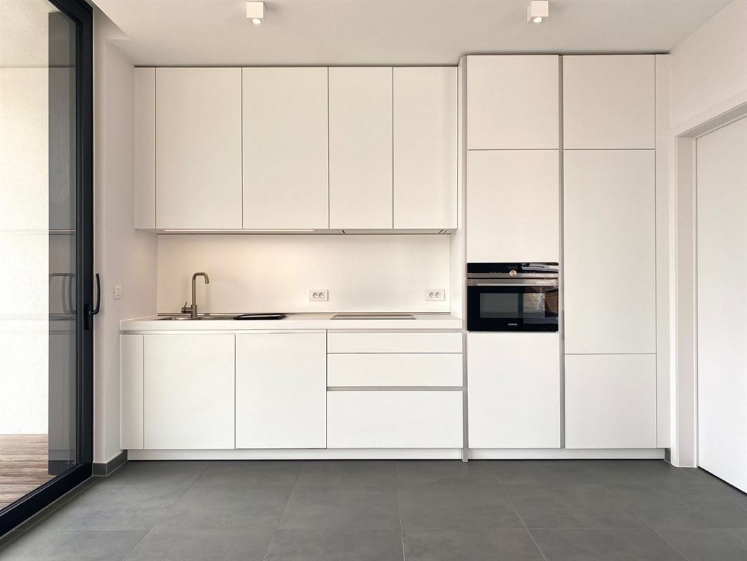 Instapklaar APPARTEMENT (1ste verdieping) met 2 slaapkamers, ruime terrassen (2), garage  & autostaanplaats 