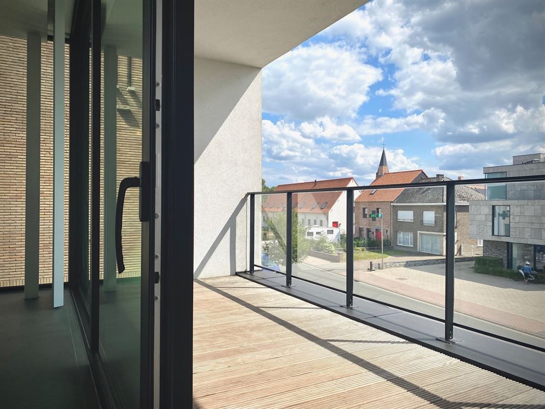 Instapklaar APPARTEMENT (1ste verdieping) met 2 slaapkamers, ruime terrassen (2), garage  & autostaanplaats 