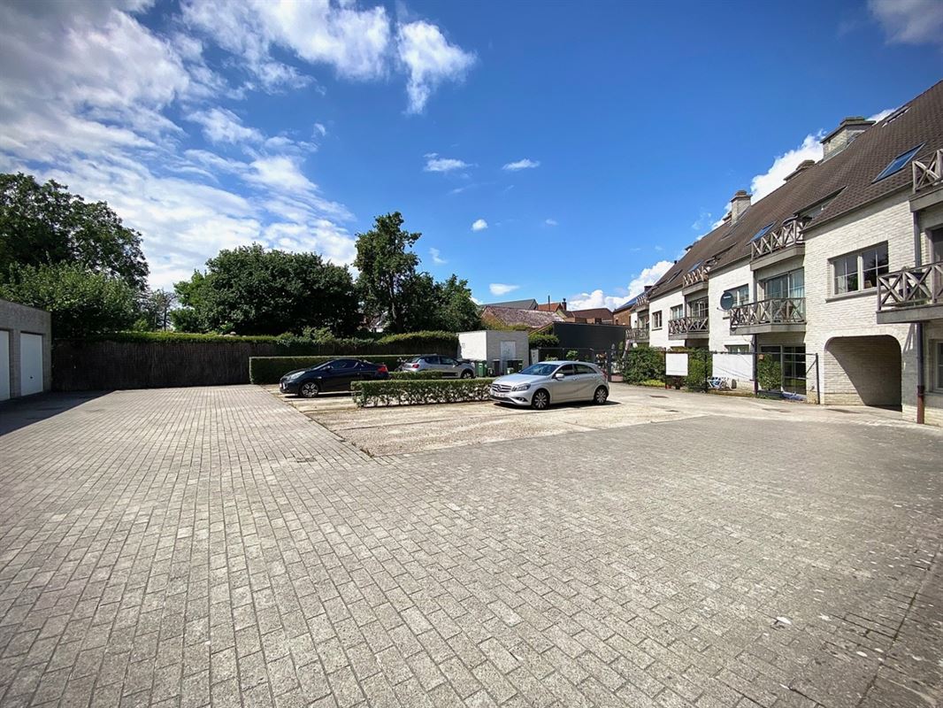 Instapklaar APPARTEMENT met 2 slaapkamers & autostaanplaats 