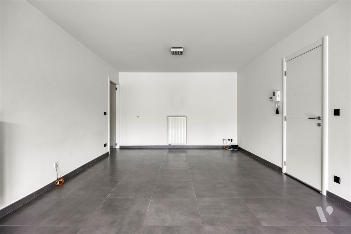 Instapklaar appartement met 2 slaapkamers, terras en autostaanplaats in Hasselt (Rapertingen)