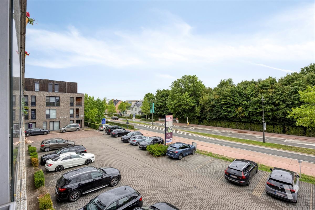 Instapklaar appartement met 2 slaapkamers, terras en autostaanplaats in Hasselt (Rapertingen)