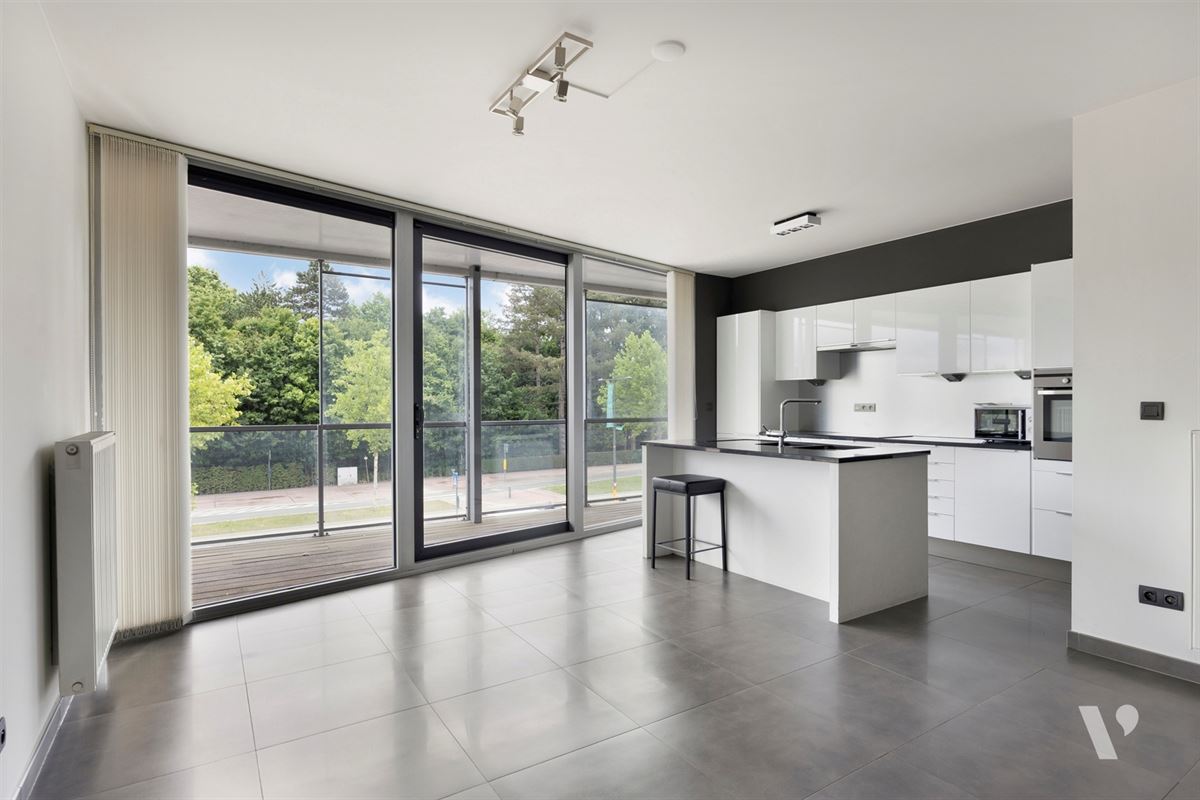 Instapklaar appartement met 2 slaapkamers, terras en autostaanplaats in Hasselt (Rapertingen)