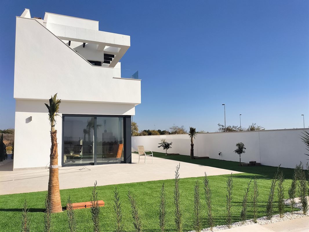 Image 3 : Villa IN 03190 Pilar de la Horadada (Spain) - Price 399.000 €