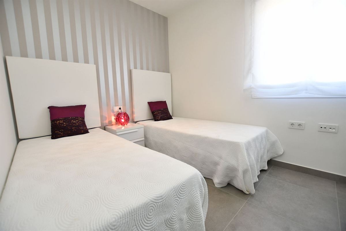 Image 11 : Apartment with garden IN 03193 San Miguel de Salinas (Spain) - Price 239.900 €