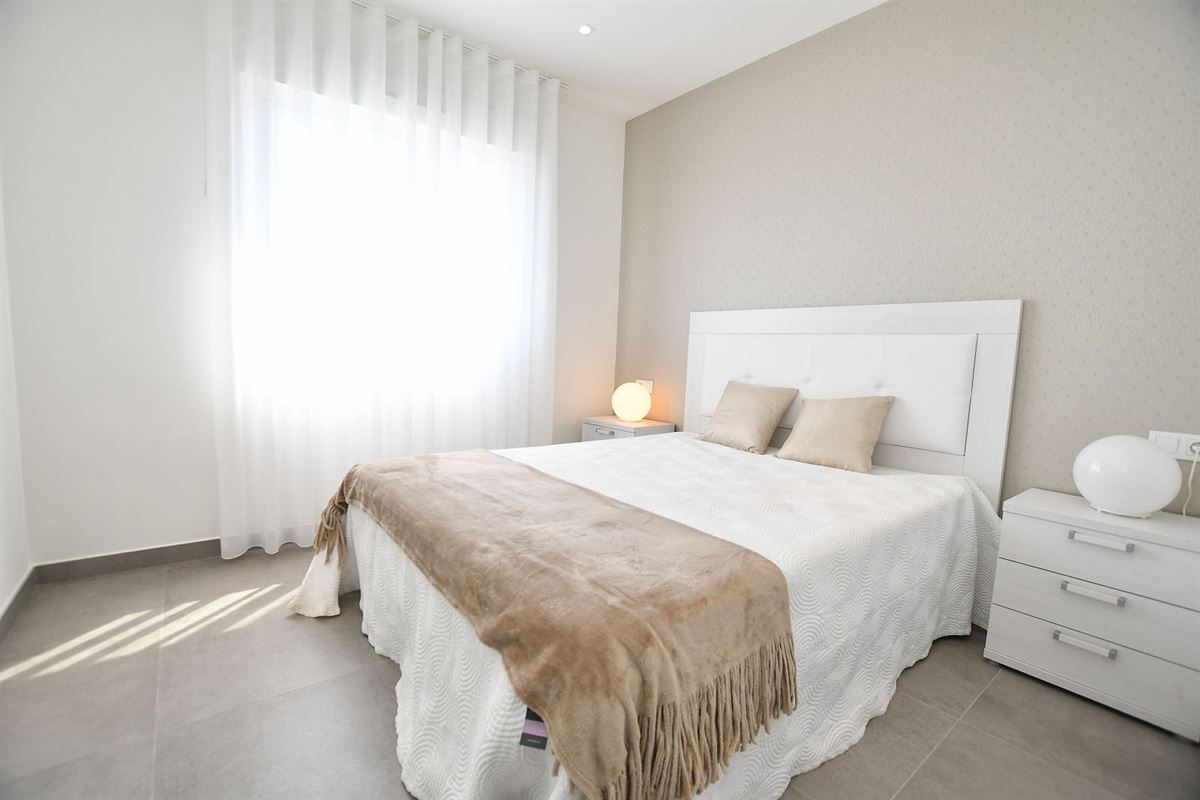 Image 9 : Apartment with garden IN 03193 San Miguel de Salinas (Spain) - Price 239.900 €