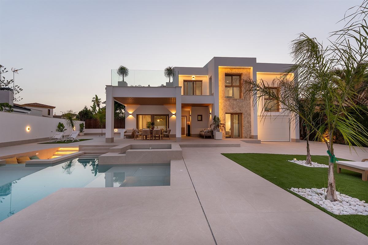 Image 1 : Villa à 03189 Campoamor - Orihuela Costa (Espagne) - Prix 1.350.000 €