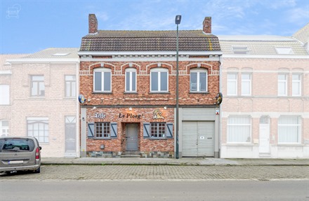 Schitterend commercieel gebouw met residentieel potentieel! Biedt een enorme begane grond van ong. 163m² momenteel gebruikt als café, met berging, k...