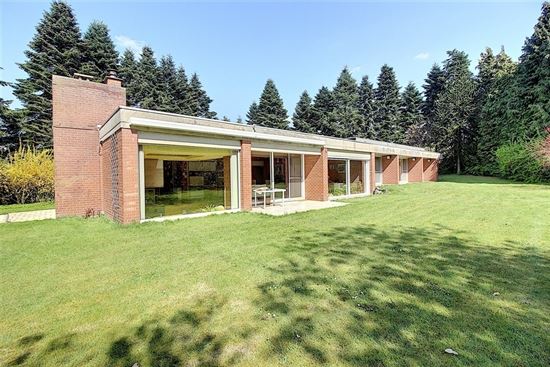 Villa "coup de coeur"  sur terrain de fond +/- 19,5 ares