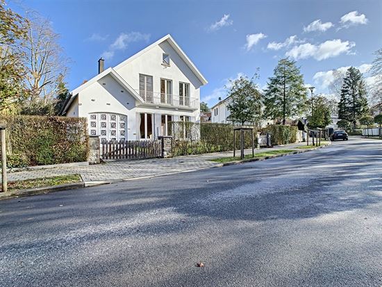 2 chambres possibilté 4 - Charmante villa à rénover - 4,59 ares